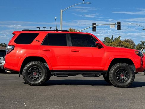Used 2024 Toyota 4Runner TRD Off-Road Premium w/ Moonroof Package AWD/4WD image 4