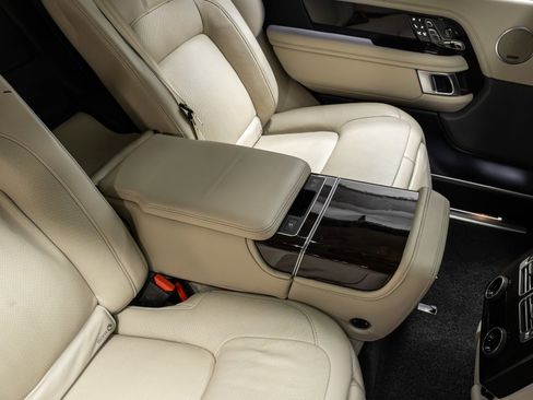 Used 2019 Land Rover Range Rover Long Wheelbase Autobiography image 24