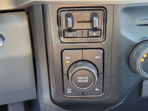 Used 2024 Ford F250 XL AWD/4WD image 21