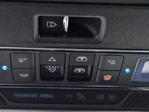 Used 2025 Ford F150 Lightning Platinum AWD/4WD image 36