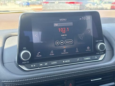 Used 2023 Nissan Rogue SV w/ SV Premium Package FWD image 25