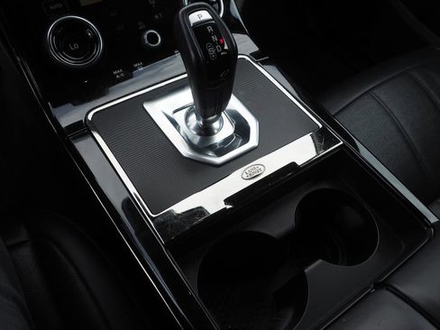 Used 2022 Land Rover Range Rover Evoque R-Dynamic SE image 23