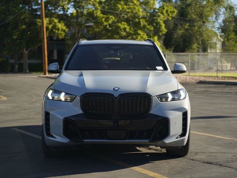 Used 2024 BMW X5 xDrive50e w/ Executive Package AWD/4WD image 8