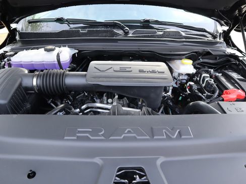 New 2026 RAM 1500 Express AWD/4WD image 19