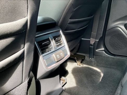 Used 2022 Subaru Forester Premium AWD/4WD image 38