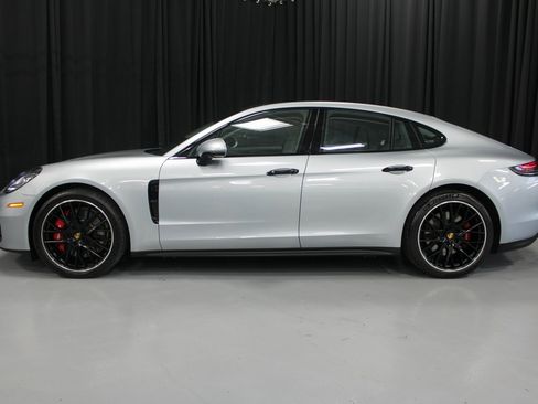 Certified 2022 Porsche Panamera 4S image 2
