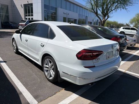 Used 2019 Volkswagen Passat 2.0T Wolfsburg image 5