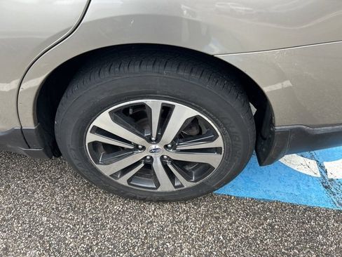 Used 2019 Subaru Outback 2.5i Limited w/ Popular Package #2 image 10