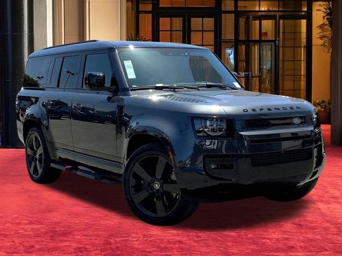 New 2025 Land Rover Defender 130 X-Dynamic SE AWD/4WD image 5