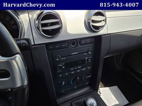 Used 2006 Ford Mustang GT RWD image 8