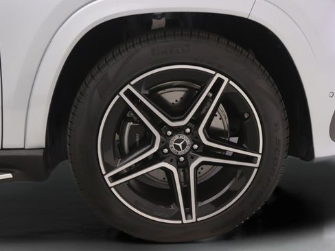 New 2026 Mercedes-Benz GLS 450 4MATIC image 10