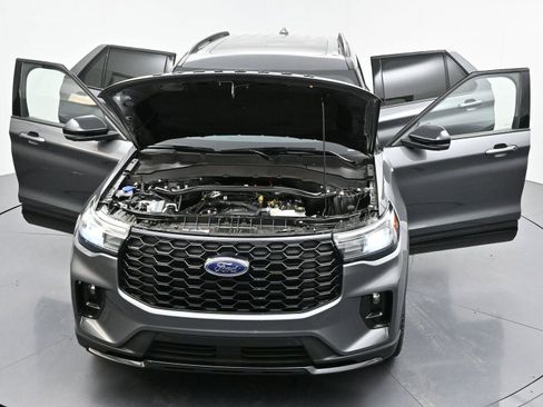 Used 2025 Ford Explorer ST-Line w/ Premium Package image 45