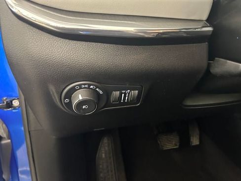Used 2022 Jeep Compass Limited AWD/4WD image 19