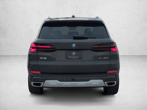 New 2026 BMW X5 xDrive50e image 8