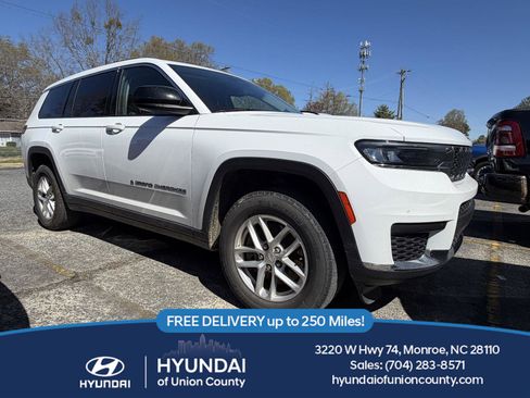 Used 2023 Jeep Grand Cherokee L Laredo image 1