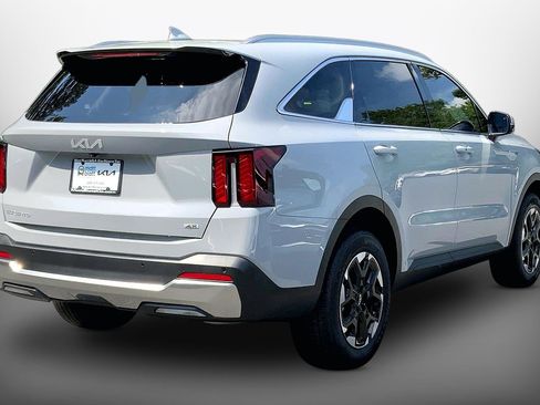 Used 2024 Kia Sorento S w/ Panoramic Sunroof Package AWD/4WD image 14