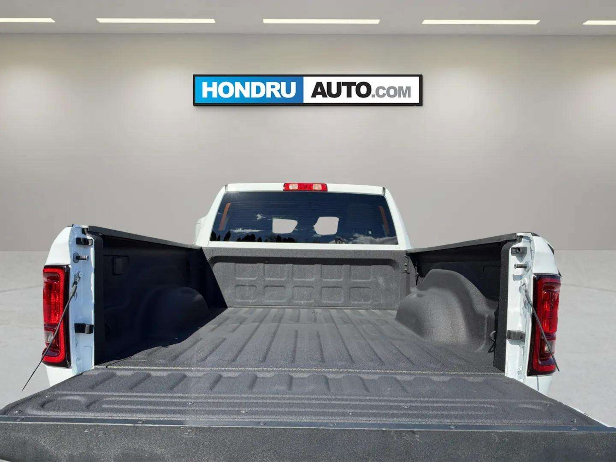 Used 2026 RAM 2500 Big Horn AWD/4WD image 9