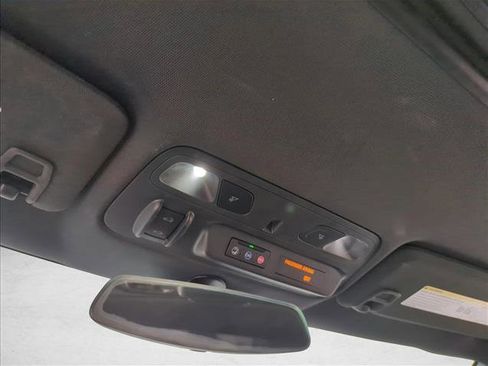 Used 2020 Chevrolet Camaro LT w/ RS Package image 12