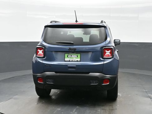 Used 2023 Jeep Renegade Latitude AWD/4WD image 5