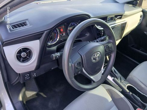 Used 2018 Toyota Corolla LE FWD image 7