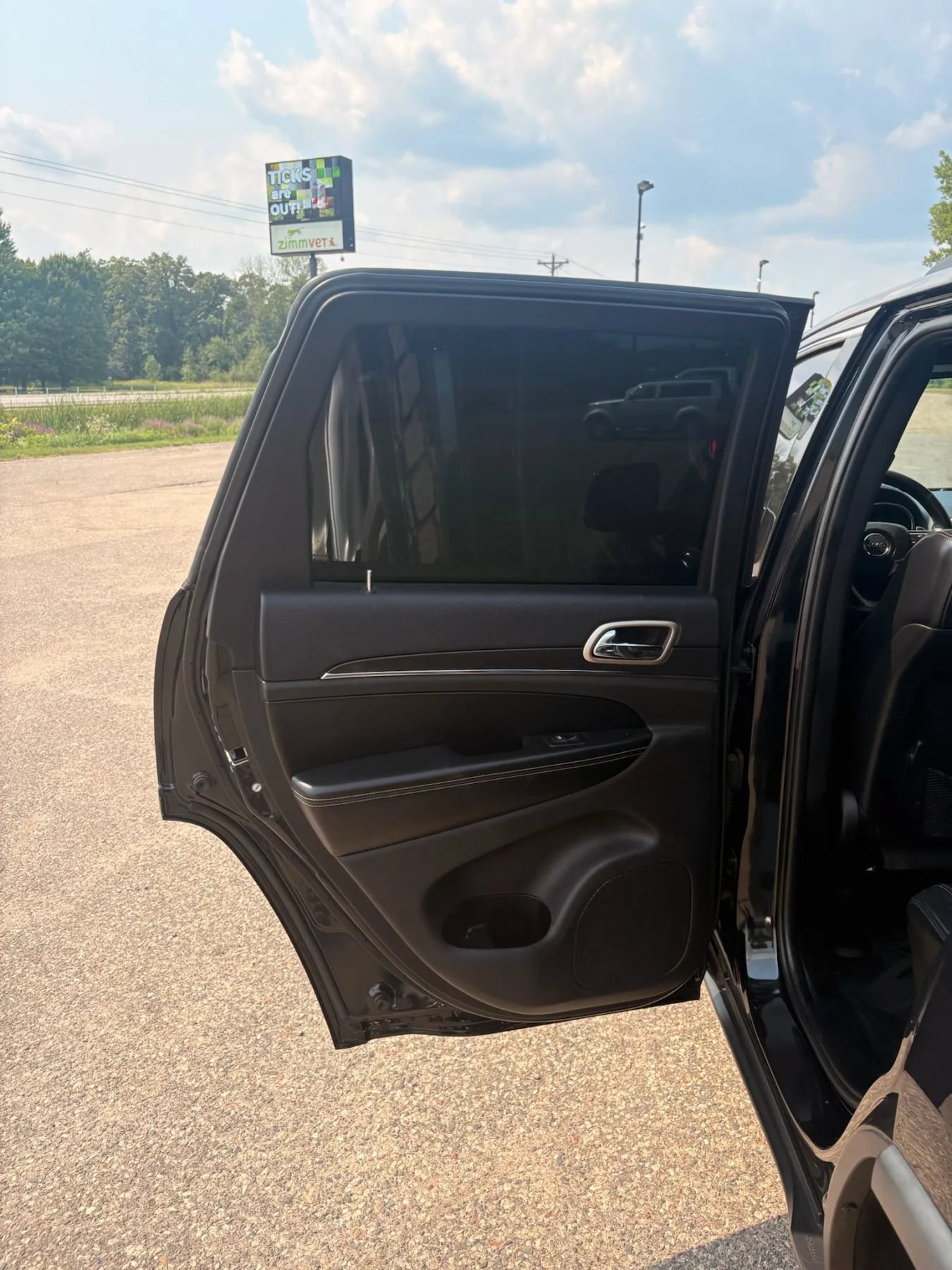 Used 2015 Jeep Grand Cherokee Limited AWD/4WD image 38