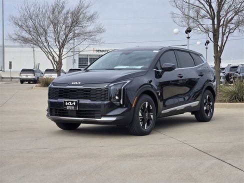 New 2026 Kia Sportage LX image 2