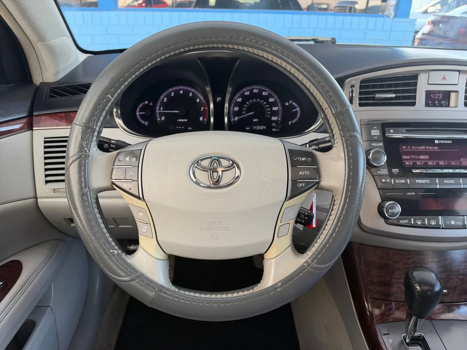 Used 2011 Toyota Avalon FWD image 26