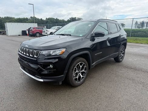 Used 2025 Jeep Compass Limited AWD/4WD image 2