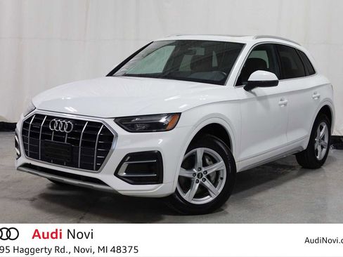 Used 2023 Audi Q5 2.0T Premium w/ Convenience Package image 1