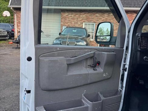 Used 2019 Chevrolet Express 2500 w/ Driver Convenience Package RWD image 14