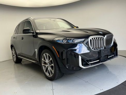 Used 2024 BMW X5 xDrive40i AWD/4WD image 2
