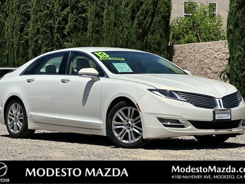 Used 2013 Lincoln MKZ FWD image 1