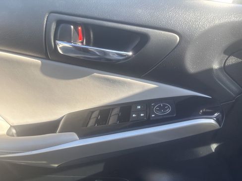 Used 2015 Lexus IS 250 image 7