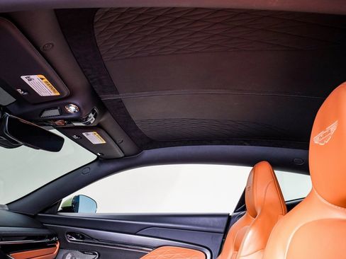 Used 2024 Aston Martin DB12 Coupe image 21