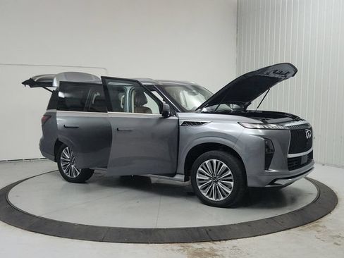Used 2025 INFINITI QX80 Sensory AWD/4WD image 9