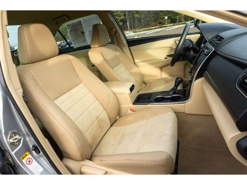 Used 2017 Toyota Camry LE image 15