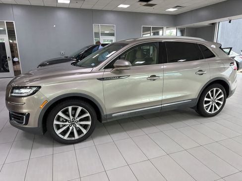 Used 2019 Lincoln Nautilus Select FWD image 3