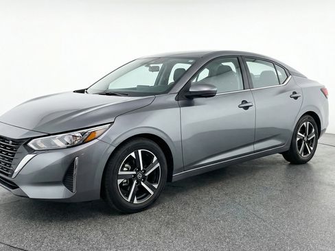 Used 2025 Nissan Sentra SV FWD image 3