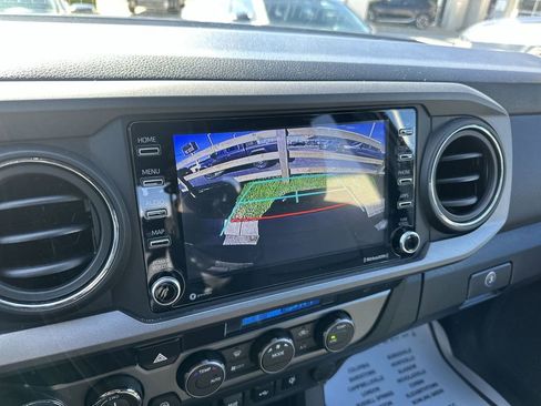 Used 2023 Toyota Tacoma TRD Off-Road image 9