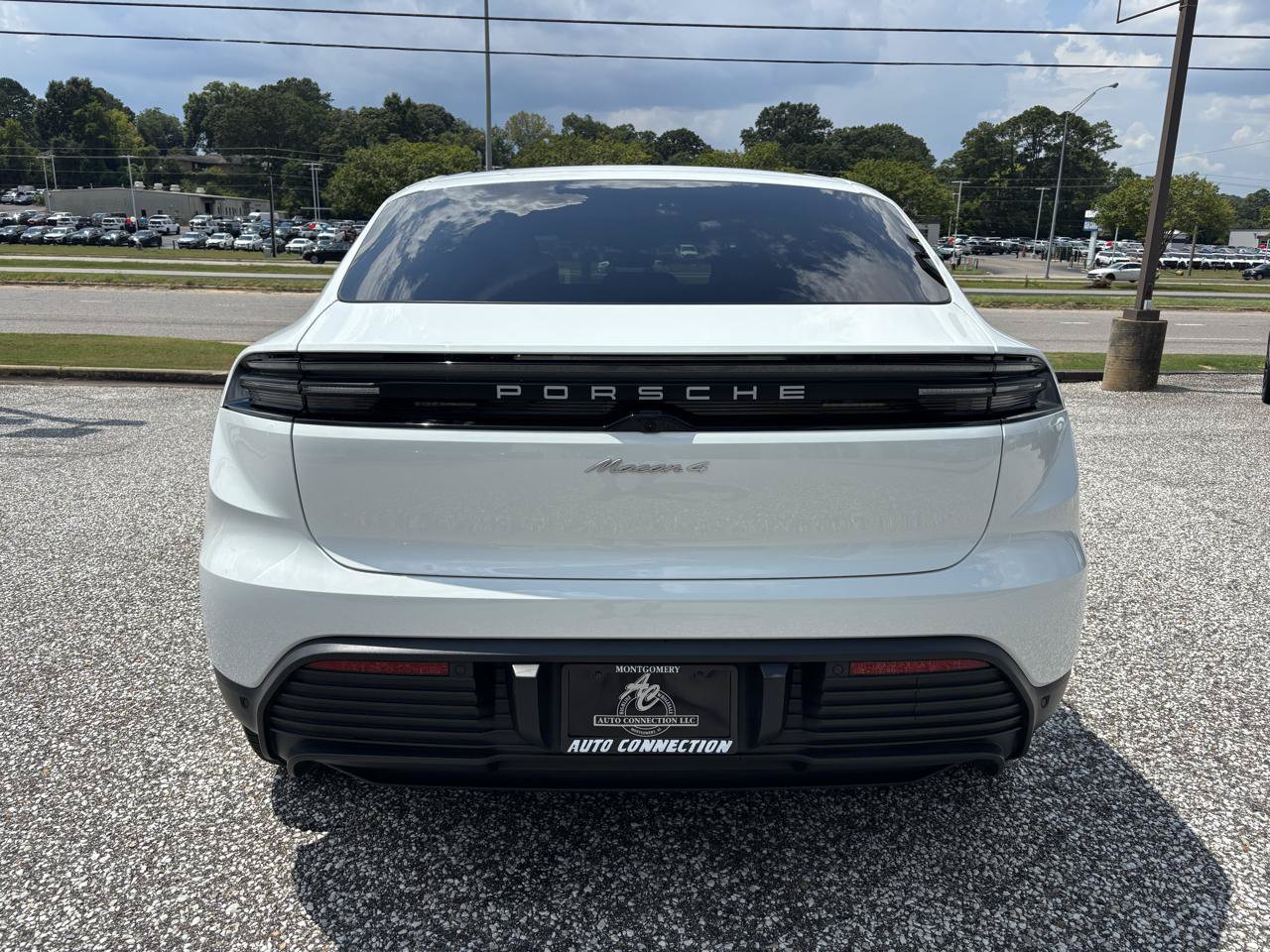 Used 2024 Porsche Macan 4 Electric AWD/4WD image 5