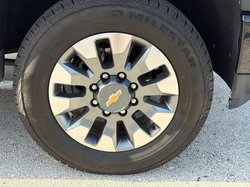 Used 2022 Chevrolet Silverado 2500 Custom w/ Custom Value Package AWD/4WD image 15