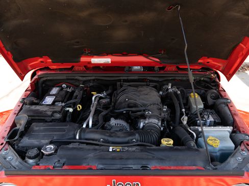 Used 2017 Jeep Wrangler Unlimited Sahara w/ Max Tow Package image 41