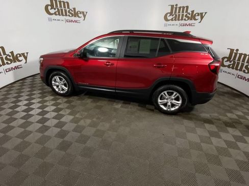 Used 2023 GMC Terrain SLE w/ Driver Convenience Package FWD image 5