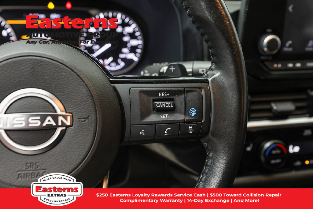 Used 2022 Nissan Pathfinder SV AWD/4WD image 17