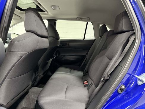Used 2025 Toyota Corolla Cross LE image 17