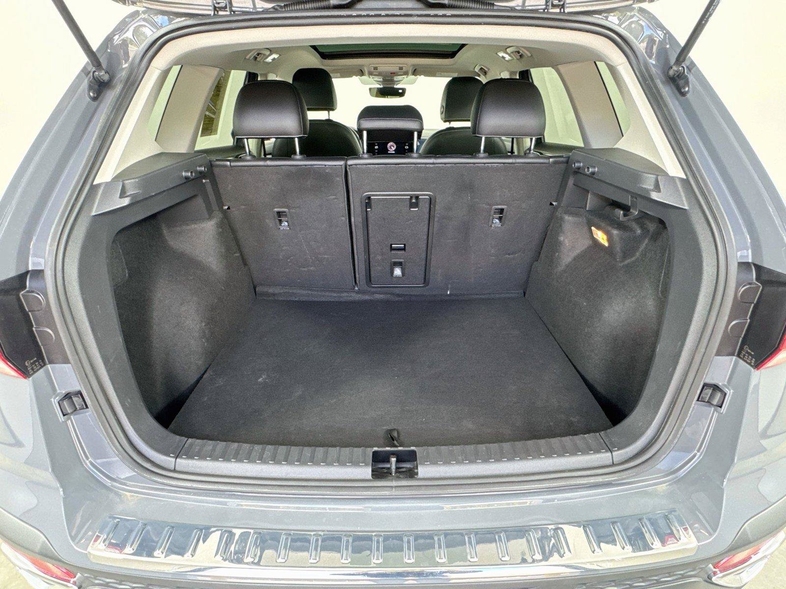 Used 2023 Volkswagen Taos SE w/ Panoramic Sunroof Package AWD/4WD image 25