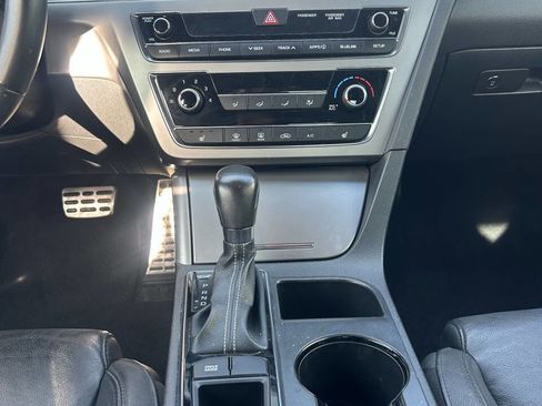Used 2017 Hyundai Sonata Sport 2.0T image 3