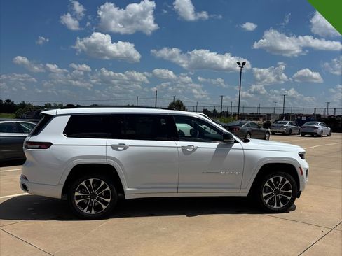 Used 2023 Jeep Grand Cherokee L Overland AWD/4WD image 6