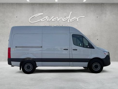 Used 2022 Mercedes-Benz Sprinter 2500 image 18