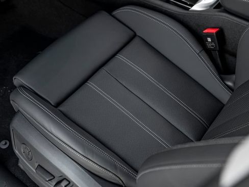 Used 2025 Audi Q5 Premium w/ Premium Plus AWD/4WD image 16